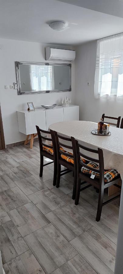 Apartman Leona Kaštela Esterno foto