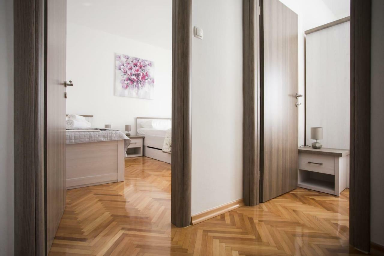 Apartman Leona Kaštela Esterno foto