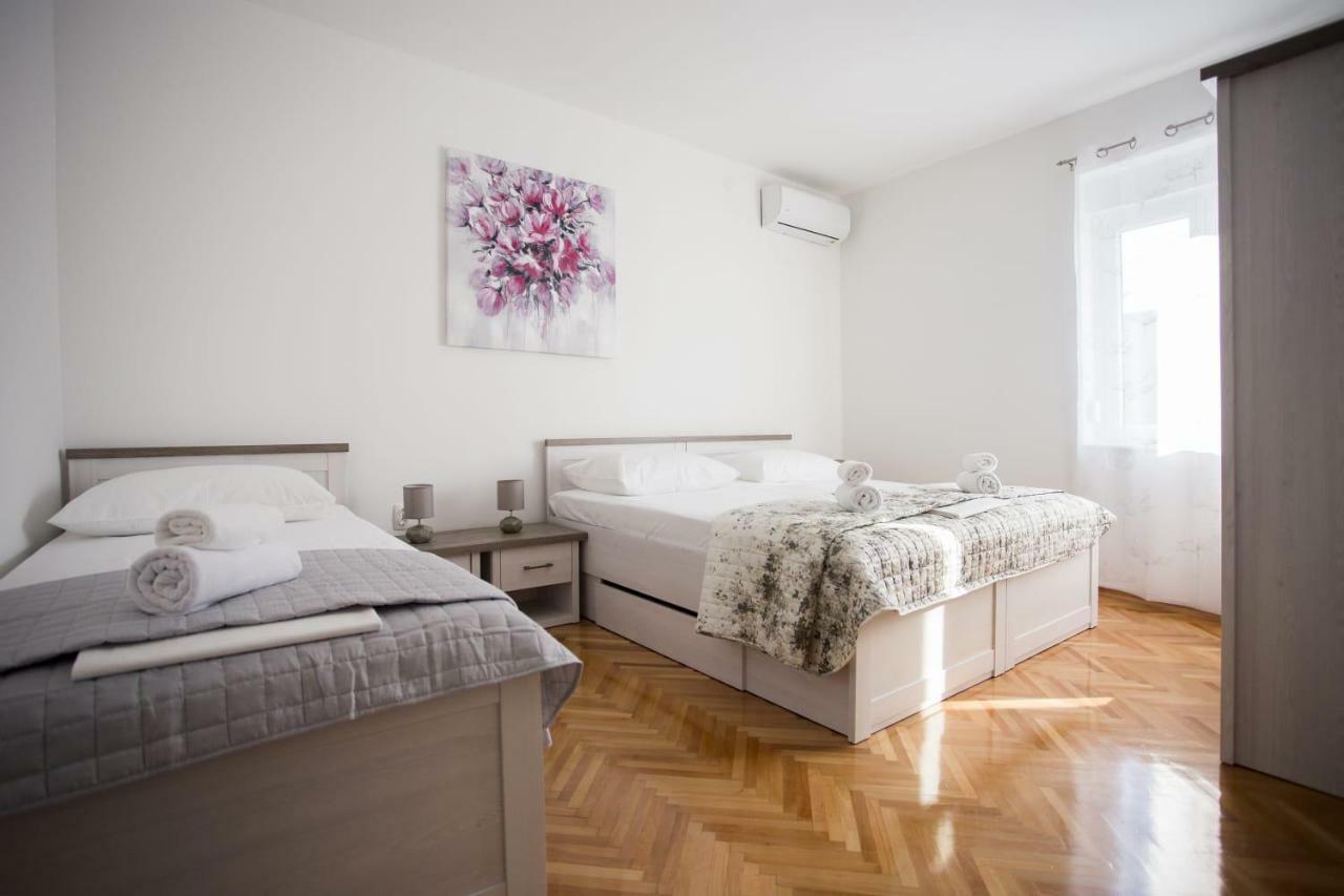 Apartman Leona Kaštela Esterno foto